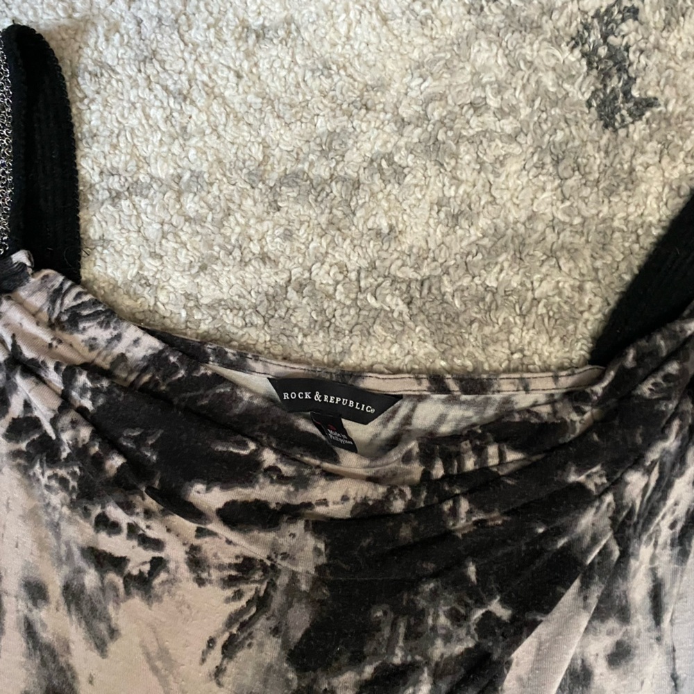 Rock & Republic Black and Gray Tie-Dye Top